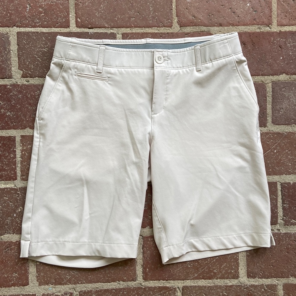 Under Armour Like New “Links” Cream Colored Golf Shorts